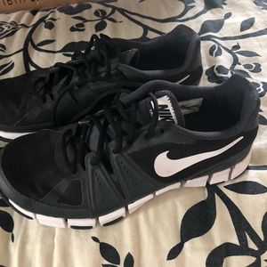 Men’s Nike shoes